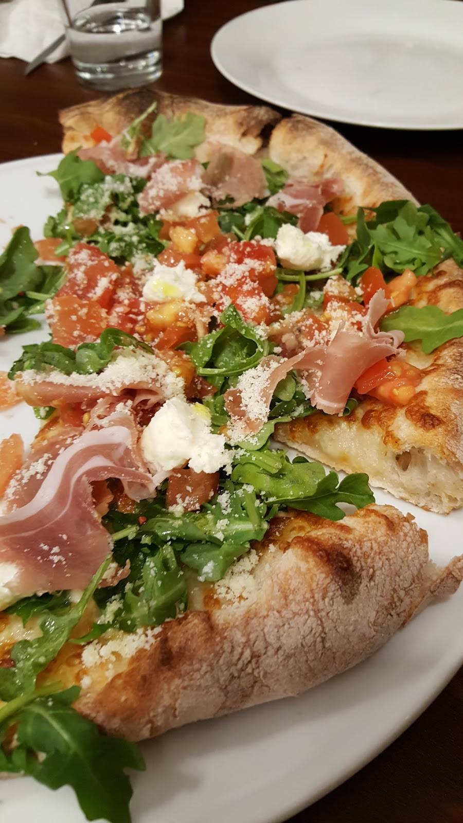 Vittorios Slice Of Italy | restaurant | 3115 Forest Glade Dr, Windsor, ON N8R 1W6, Canada | 5199799554 OR +1 519-979-9554