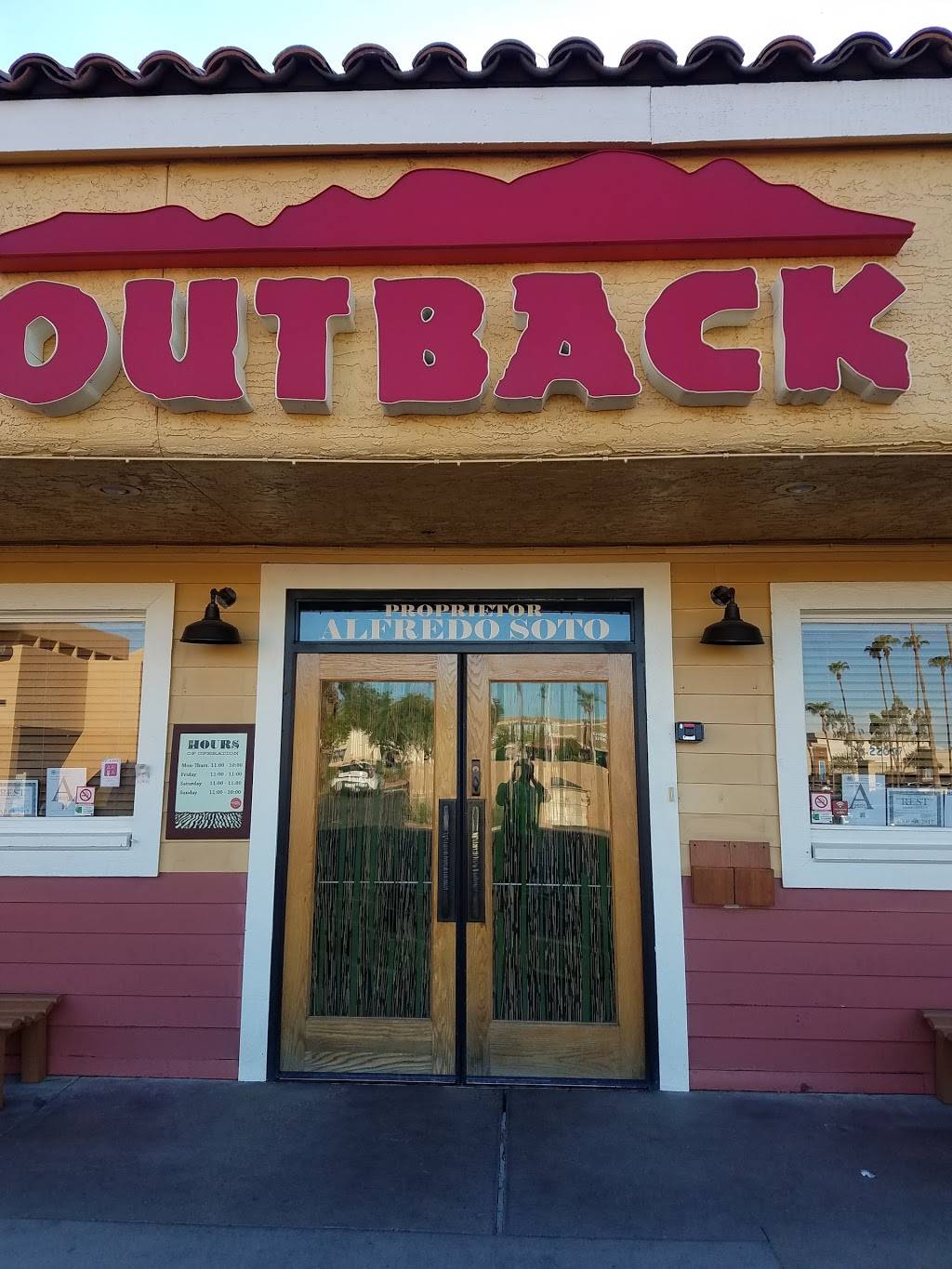 Outback Steakhouse | restaurant | 1734 E Southern Ave, Tempe, AZ 85282, USA | 4804916064 OR +1 480-491-6064