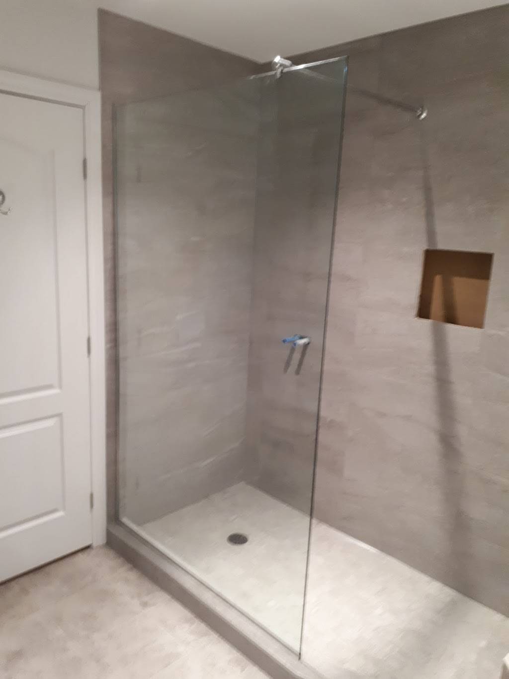 Valentine | restaurant | 1003 Boulevard de Périgny, Chambly, QC J3L 1W7, Canada | 4506582123 OR +1 450-658-2123