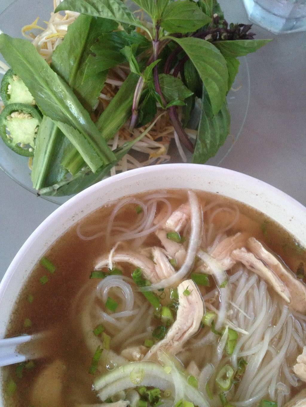 The Lemongrass Kitchen | restaurant | 121 Dunbar St, Spartanburg, SC 29306, USA | 8642056150 OR +1 864-205-6150