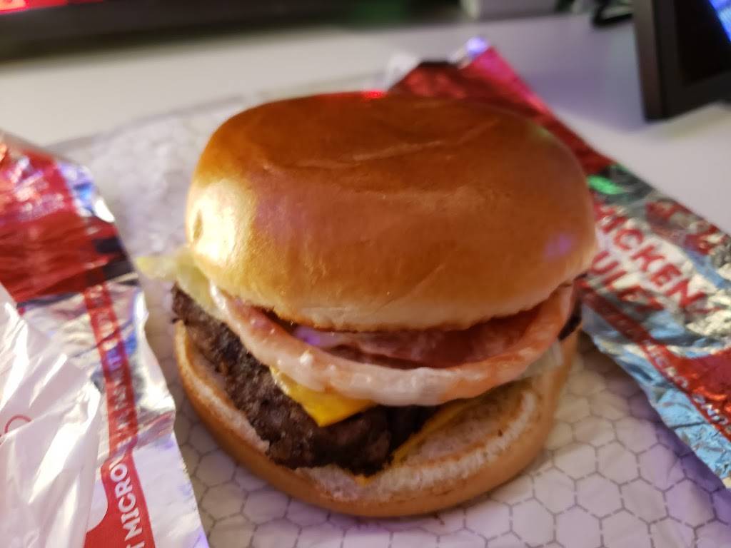 Wendys | restaurant | 2387 Fairview St, Burlington, ON L7R 2E3, Canada | 9053331199 OR +1 905-333-1199