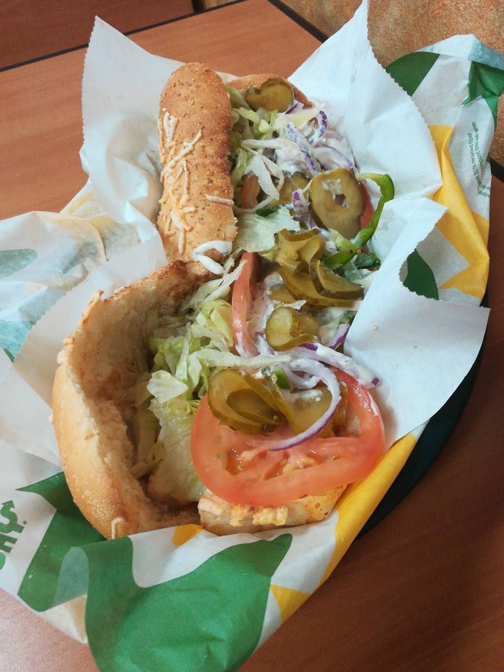 Subway | restaurant | 3 Commerce Dr, Hooksett, NH 03106, USA | 6037923000 OR +1 603-792-3000