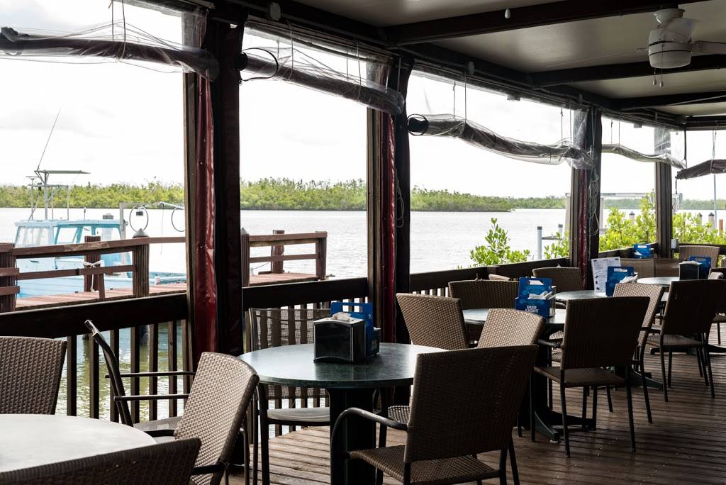 Crabby Lady Restaurant | restaurant | 123 Bayshore Way, Goodland, FL 34140, USA | 2395002722 OR +1 239-500-2722