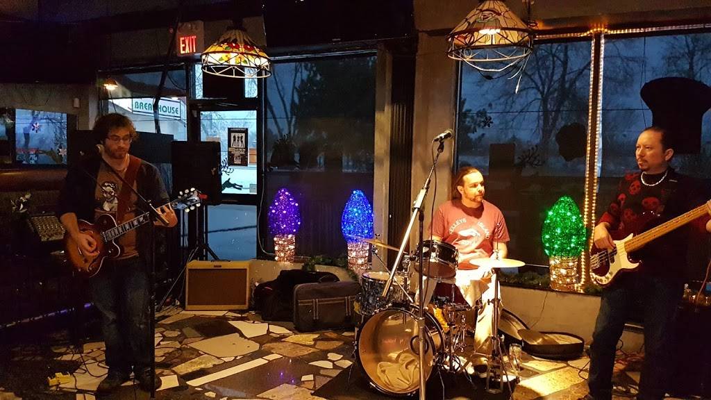 Westshore Bar And Grill | restaurant | 877 Bayly St, Pickering, ON L1W 3M3, Canada | 9054924902 OR +1 905-492-4902