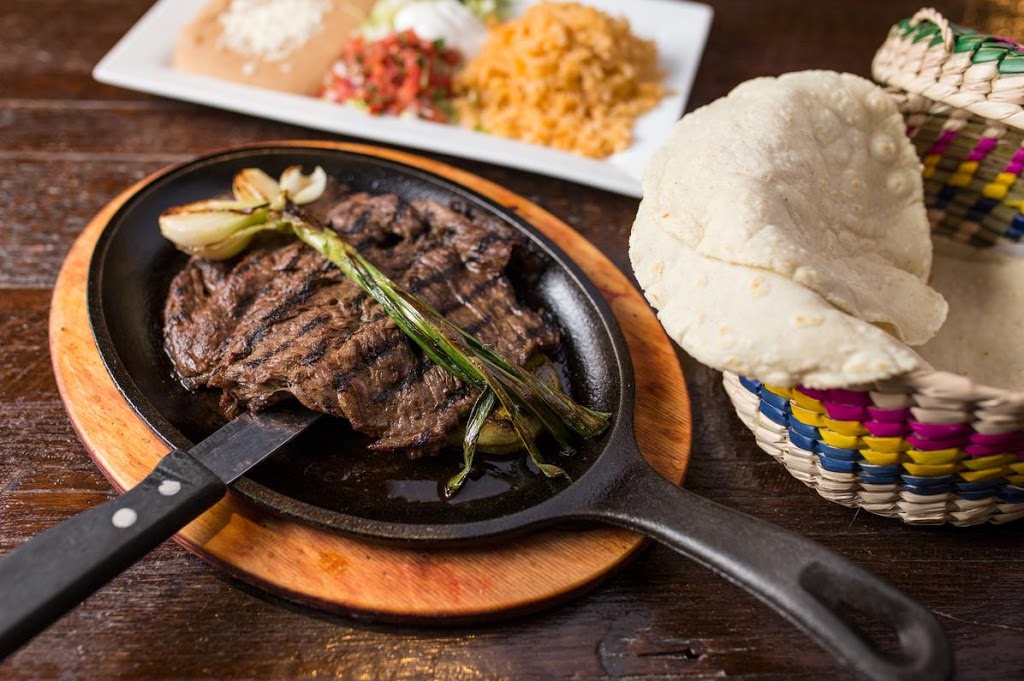 Sabroso! Mexican Grill | restaurant | 624 N Ashland Ave, Chicago, IL 60622, USA | 7732535001 OR +1 773-253-5001