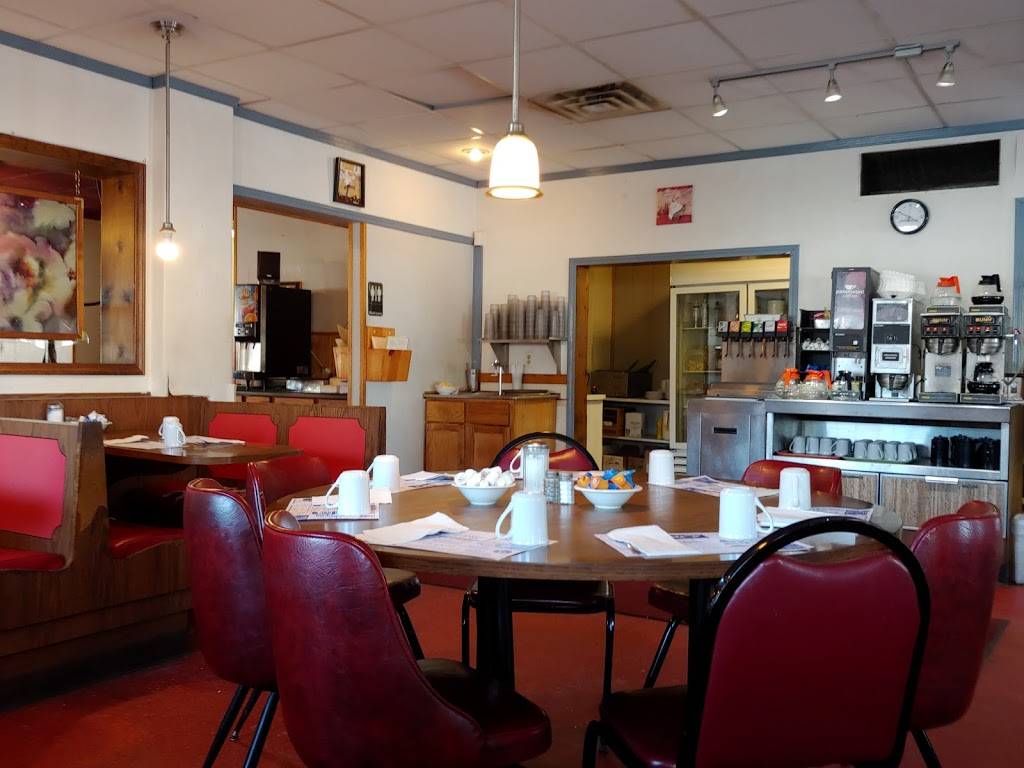 H&H Bakery and Restaurant | bakery | 200 S Mable St, Pinconning, MI 48650, USA | 9898794121 OR +1 989-879-4121