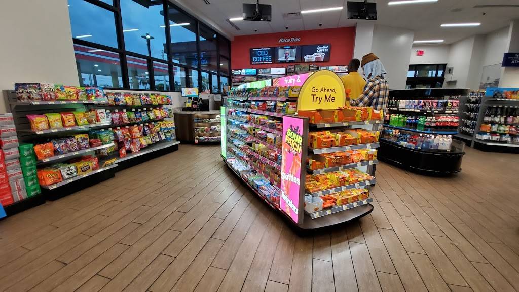 RaceTrac | bakery | 11700 E W Golf Dr, Miami, FL 33167, USA | 3056810200 OR +1 305-681-0200