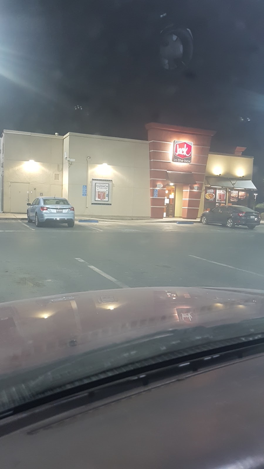 Jack in the Box | restaurant | 2499 Cottonwood Dr, El Centro, CA 92243, USA | 7603378959 OR +1 760-337-8959