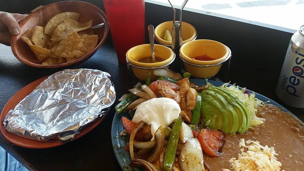 Maize Mexican Grill | restaurant | 60 E Green St, Champaign, IL 61820, USA | 2173556400 OR +1 217-355-6400