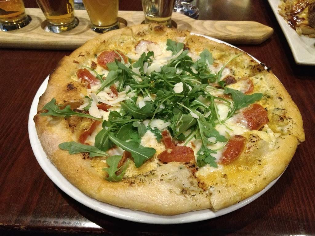 Village Vintner Winery & Brewery | restaurant | 2380 Esplanade Dr, Algonquin, IL 60102, USA | 8476584900 OR +1 847-658-4900