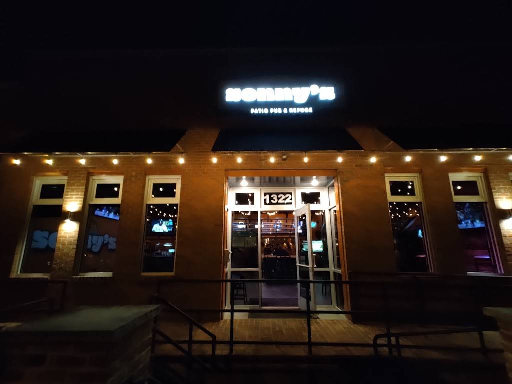 Sonnys Patio Pub and Refuge | restaurant | 1322 6th Ave N, Nashville, TN 37208, USA | 6159537846 OR +1 615-953-7846