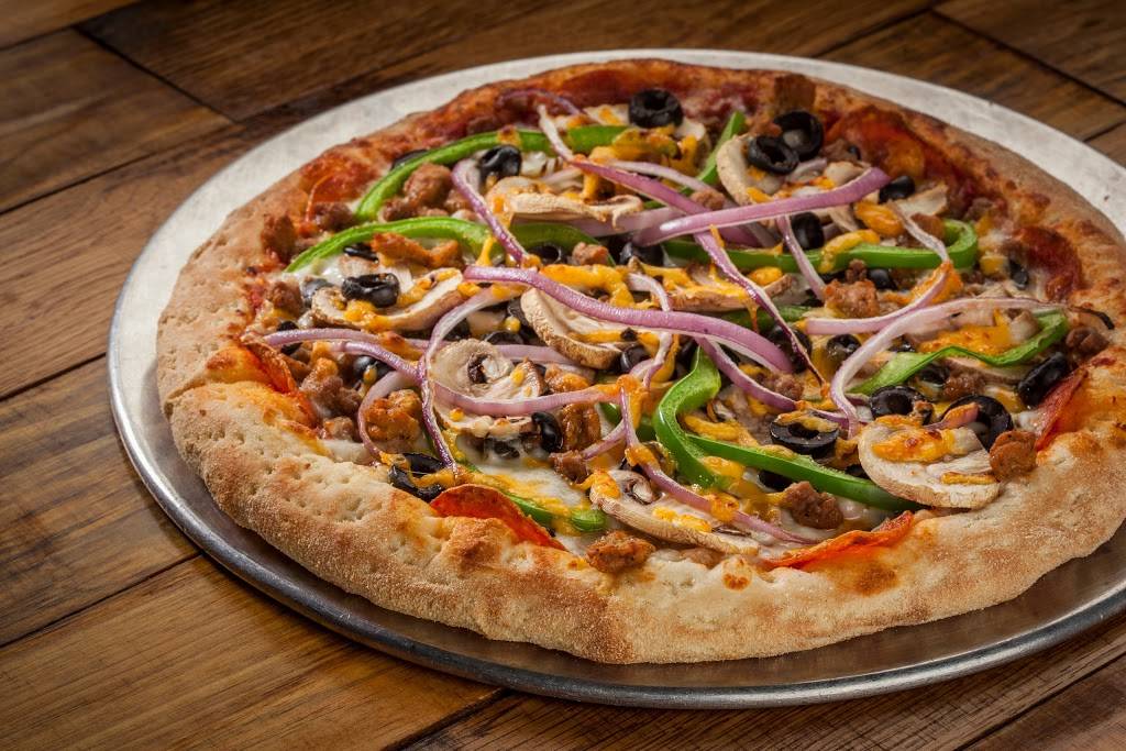 Gumbys Pizza | restaurant | 312 W Hopkins St, San Marcos, TX 78666, USA | 5127548629 OR +1 512-754-8629