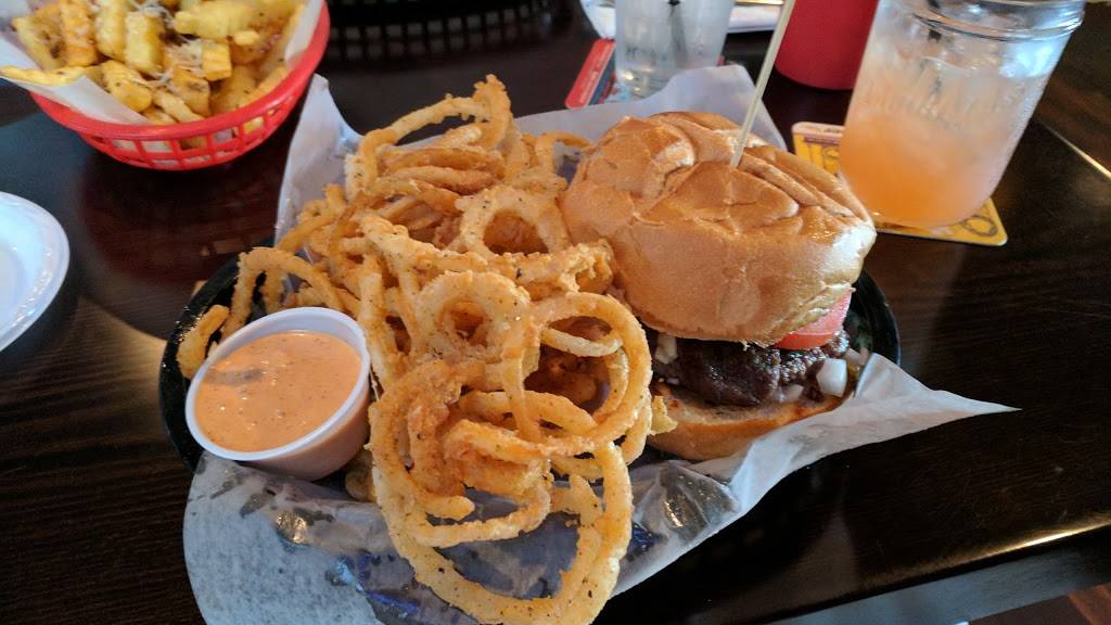 Luckys Last Chance Queen Village | restaurant | 848 S 2nd St, Philadelphia, PA 19147, USA | 2675192080 OR +1 267-519-2080