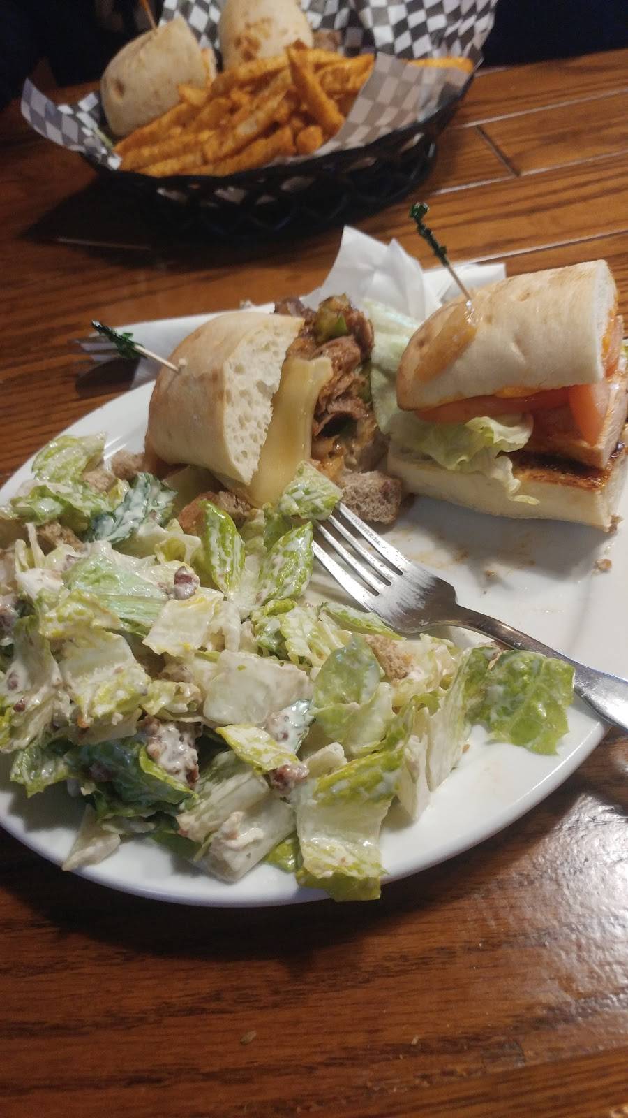 Teddys Food Fun & Spirits | restaurant | 30 Main St W, Grimsby, ON L3M 4J7, Canada | 9059455013 OR +1 905-945-5013