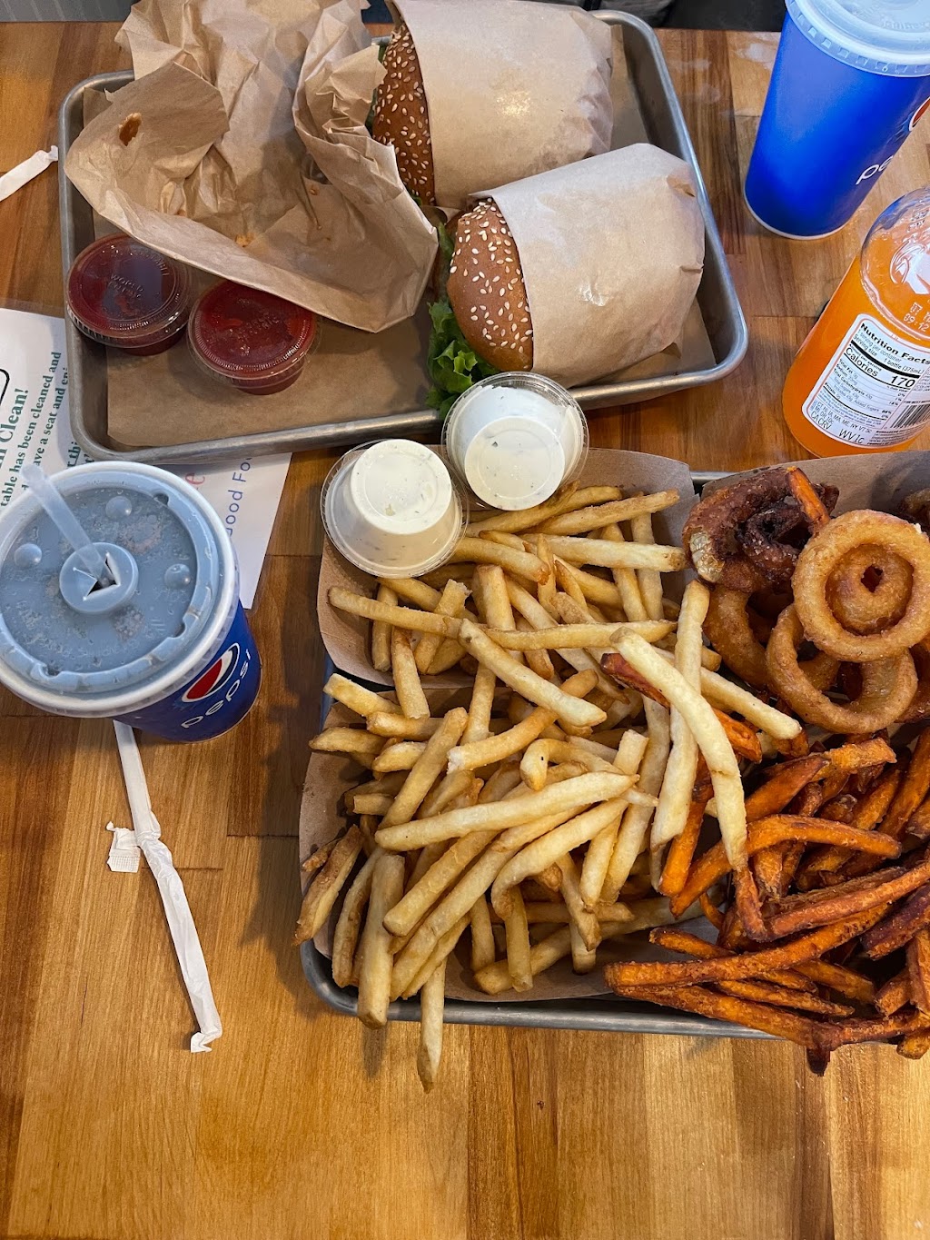 Acme Burger | restaurant | 1007 W College Ave, Santa Rosa, CA 95401, USA | 7076157309 OR +1 707-615-7309