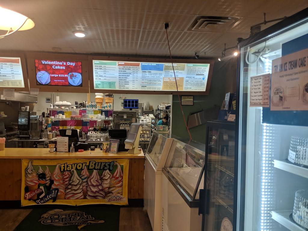 Cone Corral & Pizzeria | restaurant | 115 Ames St, Elk Rapids, MI 49629, USA | 2312646880 OR +1 231-264-6880