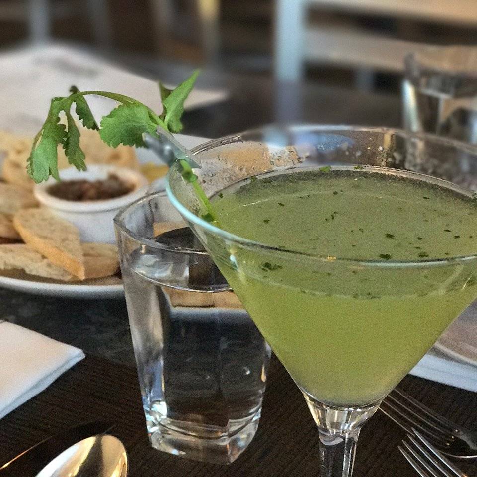 Caribsea | restaurant | 8921 Crew Dr, Emerald Isle, NC 28594, USA | 2524248400 OR +1 252-424-8400