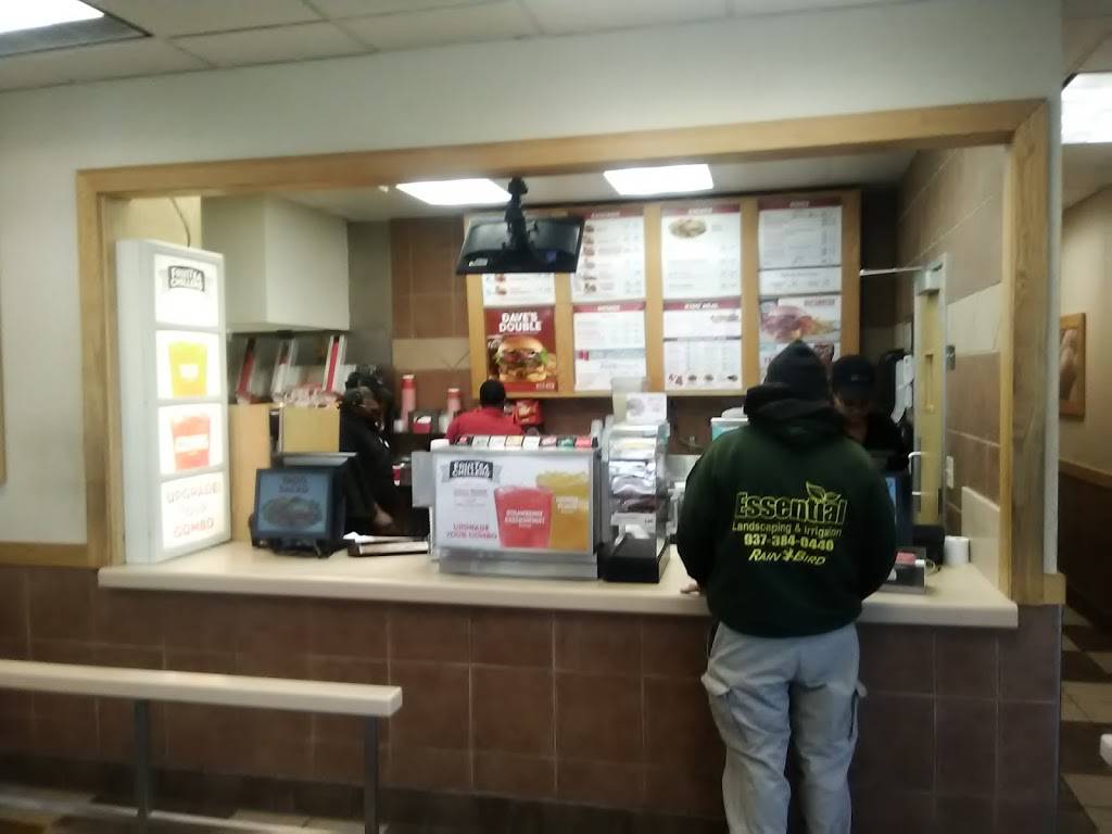 Wendys | restaurant | 3001 S Dixie Dr, Moraine, OH 45439, USA | 9374018665 OR +1 937-401-8665