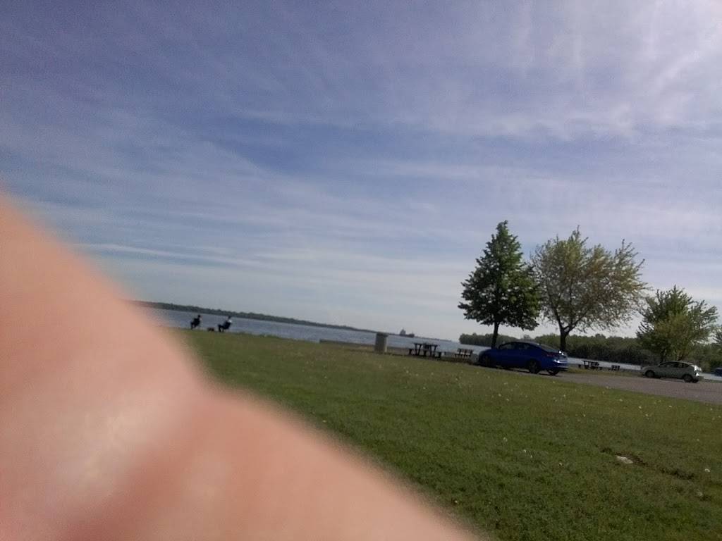 Resto-Bar Marina Melocheville | restaurant | 4 Rue Bourcier, Beauharnois, QC J6N 0J8, Canada | 4502259016 OR +1 450-225-9016