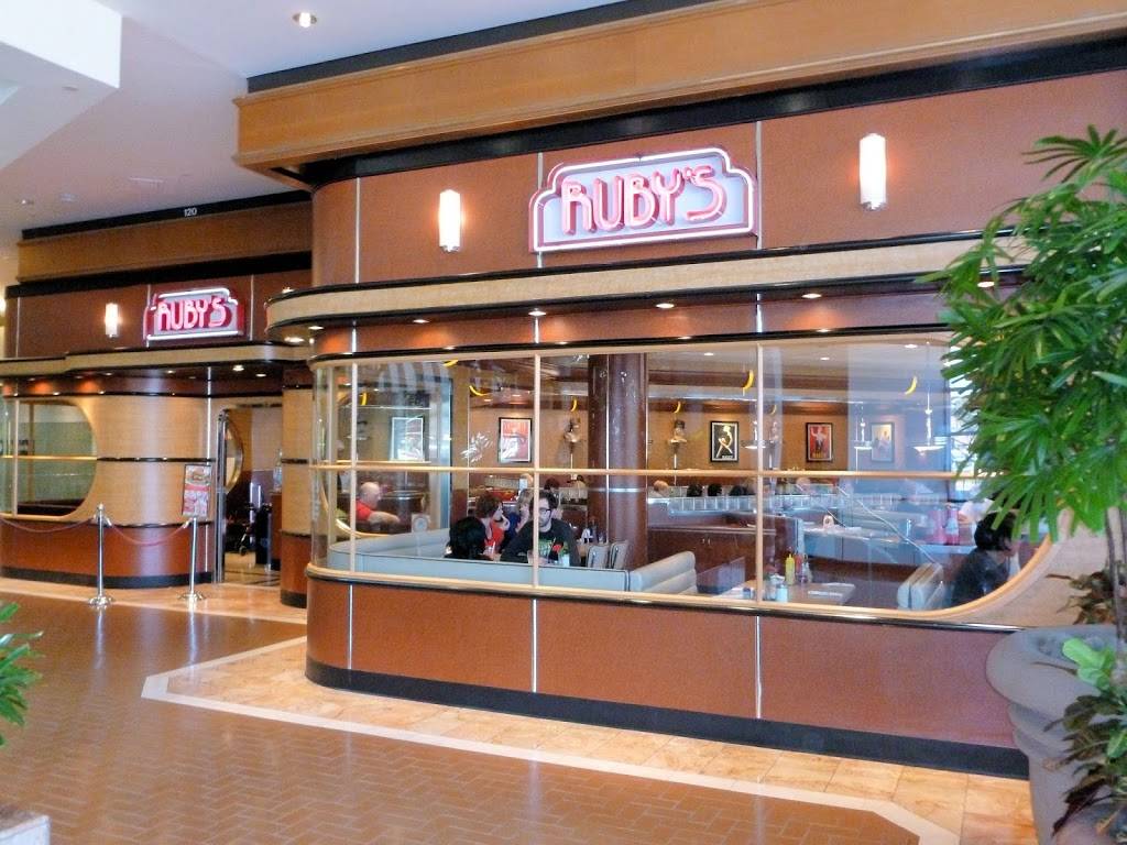 Ruby’s Diner | restaurant | 3333 Bear St #120, Costa Mesa, CA 92626, USA | 7146627829 OR +1 714-662-7829