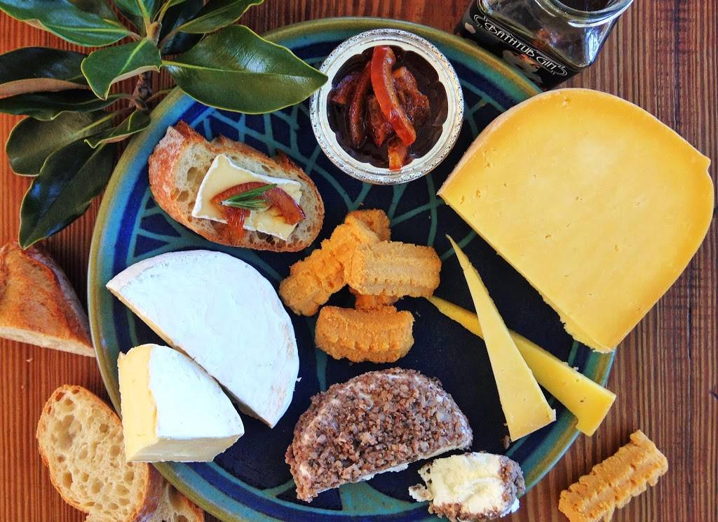 St. James Cheese Company - Uptown | restaurant | 5004 Prytania St, New Orleans, LA 70115, USA | 5048994737 OR +1 504-899-4737