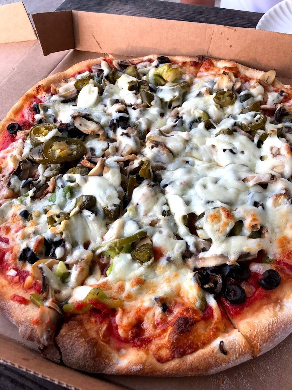 The Original Bizzarro Famous New York Pizza | restaurant | 4 Wave Crest Ave, Indialantic, FL 32903, USA | 3217244799 OR +1 321-724-4799