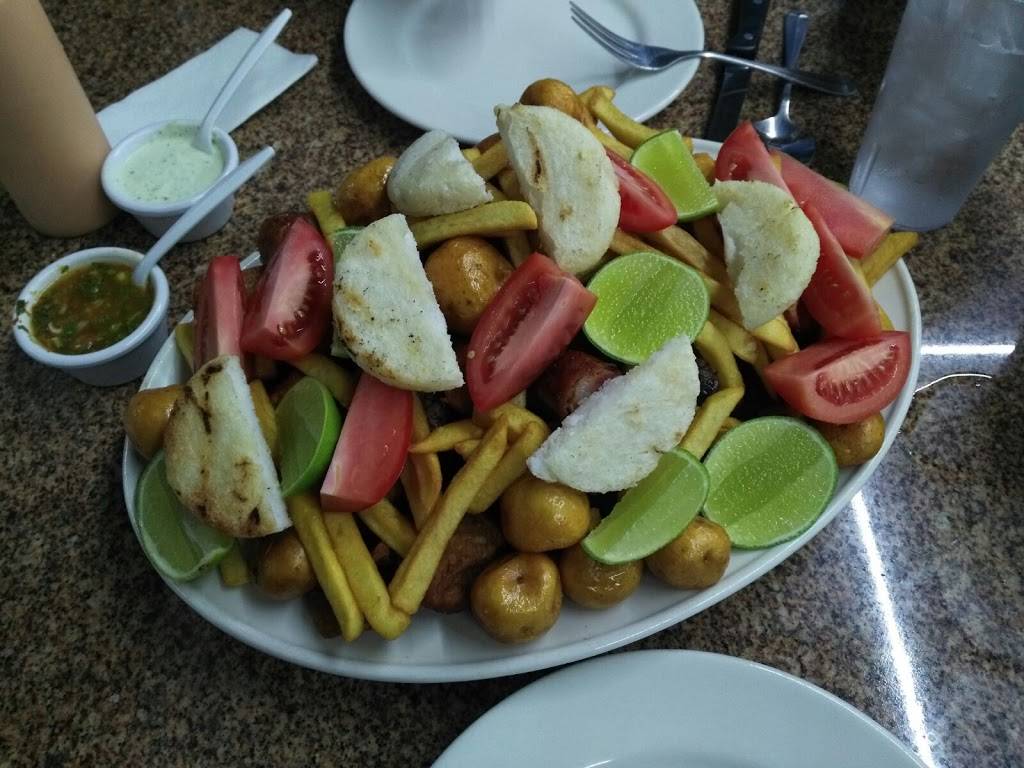 El Embajador Colombiano | restaurant | 7532 N Armenia Ave, Tampa, FL 33604, USA | 8139322629 OR +1 813-932-2629