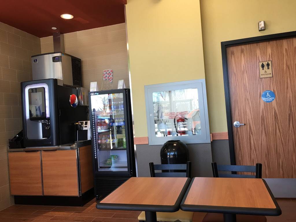 Subway | meal takeaway | 10 Lower Spadina Ave Suite 102, Toronto, ON M5V 2Z2, Canada | 6473506689 OR +1 647-350-6689