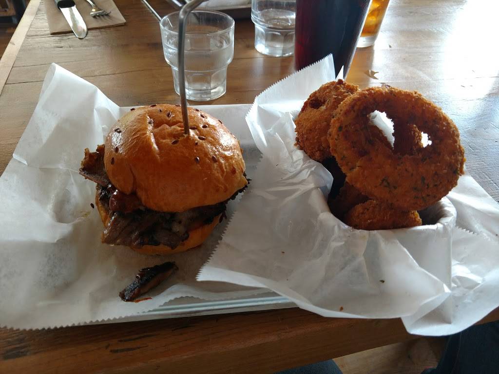 Bareburger | restaurant | 4560 N High St, Columbus, OH 43214, USA | 6148264198 OR +1 614-826-4198