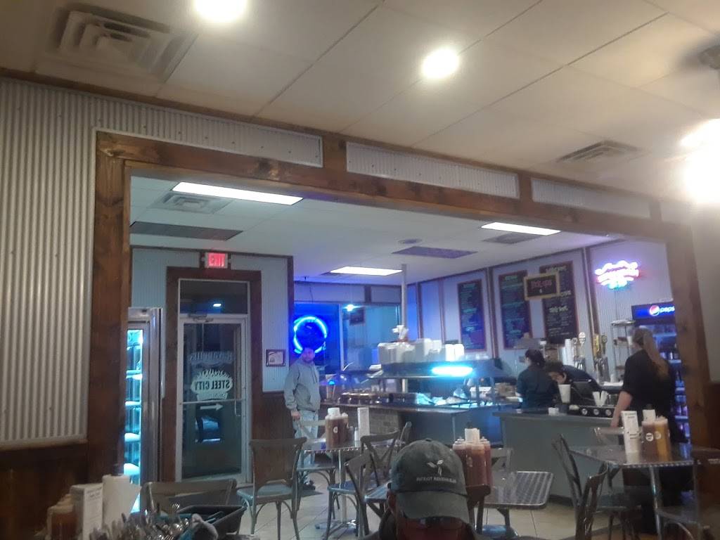 Steel City Smokehouse | restaurant | 9 American Village, Granite City, IL 62040, USA | 6185011755 OR +1 618-501-1755