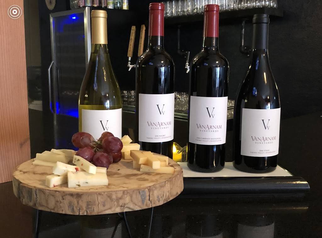 Wine Down Dog | restaurant | 41 Cowlitz St W B, Castle Rock, WA 98611, USA | 2065501451 OR +1 206-550-1451