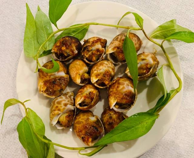 Mama Lau va Oc | restaurant | 5038 W Colonial Dr, Orlando, FL 32808, USA | 4083379999 OR +1 408-337-9999