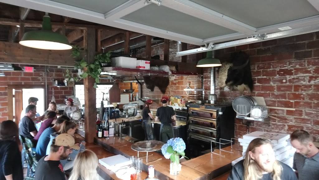 Honey Pie Pizza | restaurant | 112 1/2 S College St, Newberg, OR 97132, USA | 5035546750 OR +1 503-554-6750