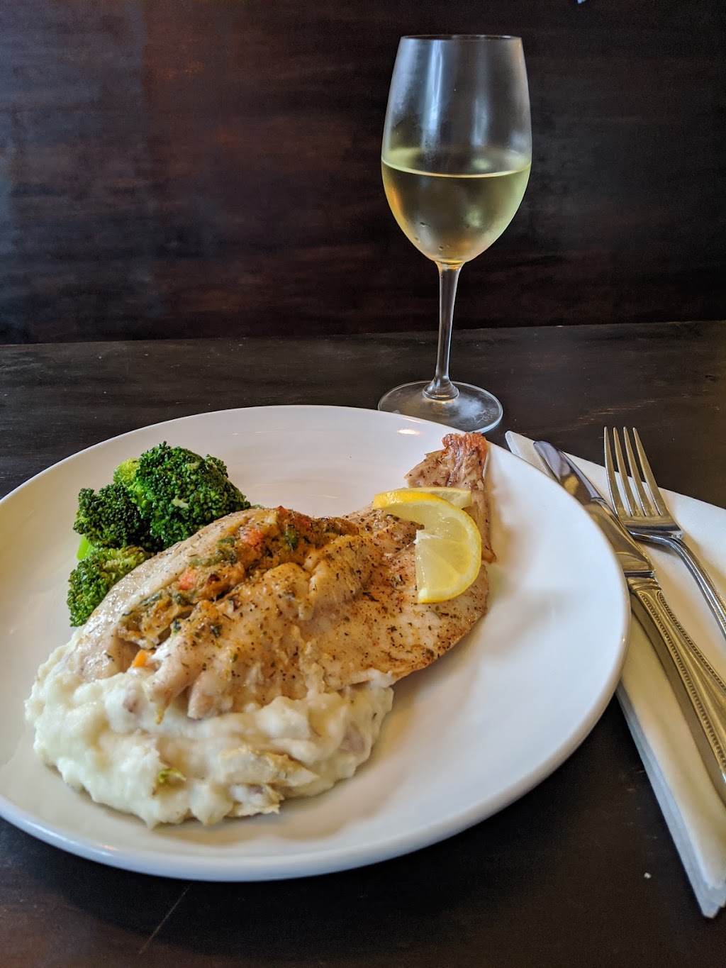 South Market | restaurant | 232 E Main St, Pensacola, FL 32502, USA | 8508579455 OR +1 850-857-9455