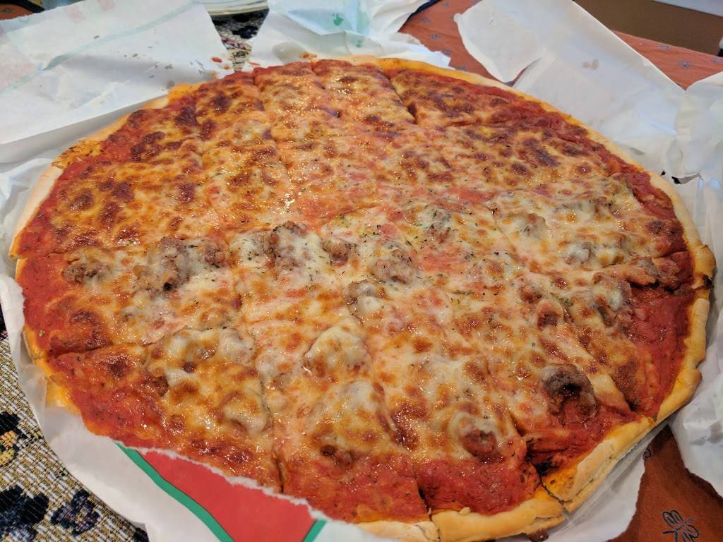 Bertollis River Pizza | restaurant | 7973 Lake St, River Forest, IL 60305, USA | 7087712820 OR +1 708-771-2820