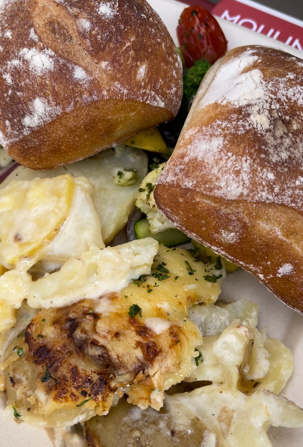 Moulin Cafe Patisserie | restaurant | 3333 S Bristol St, Costa Mesa, CA 92626, USA | 9494096792 OR +1 949-409-6792