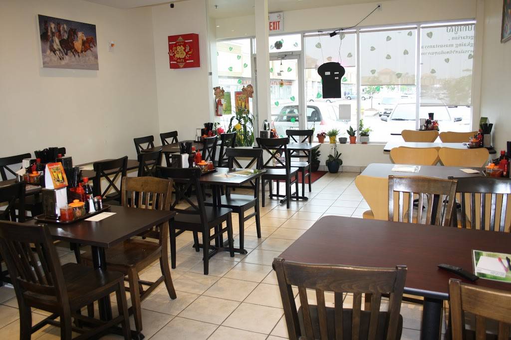 Tinh Tam Trai | restaurant | 3255 Rutherford Road #10, Concord, ON L4K 5Y5, Canada | 9057389692 OR +1 905-738-9692