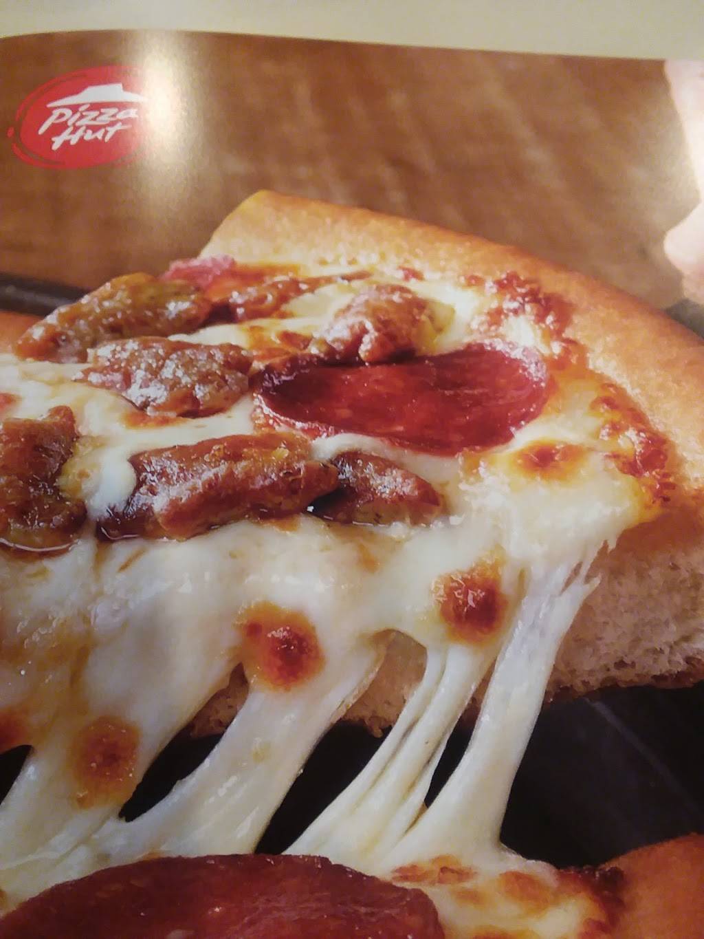 Pizza Hut | meal takeaway | 914 Berryville Ave, Winchester, VA 22601, USA | 5406650041 OR +1 540-665-0041
