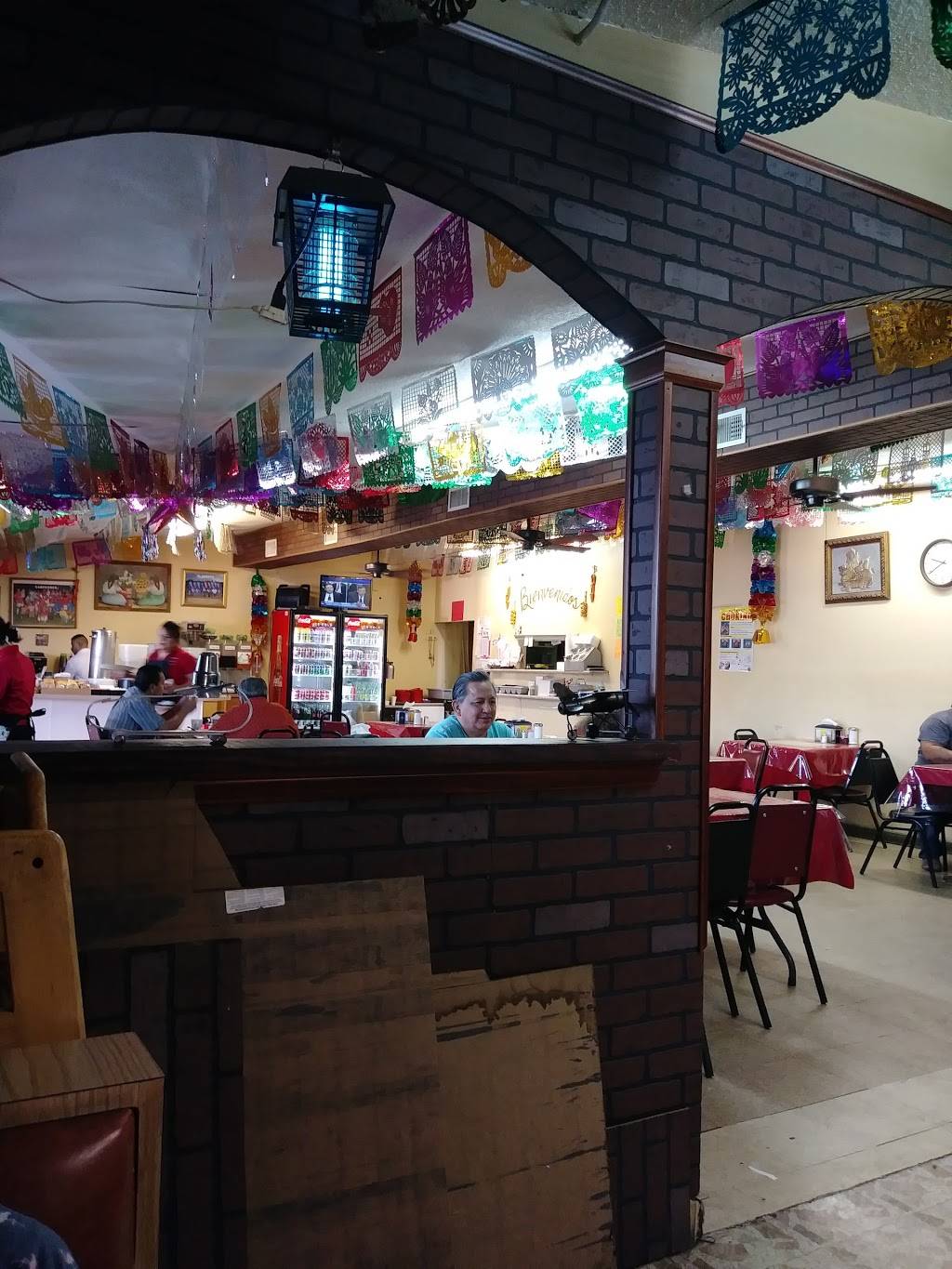 El Puesto Mexican Restaurant | restaurant | 766 Old Hwy 90 W, San Antonio, TX 78237, USA | 2104321400 OR +1 210-432-1400