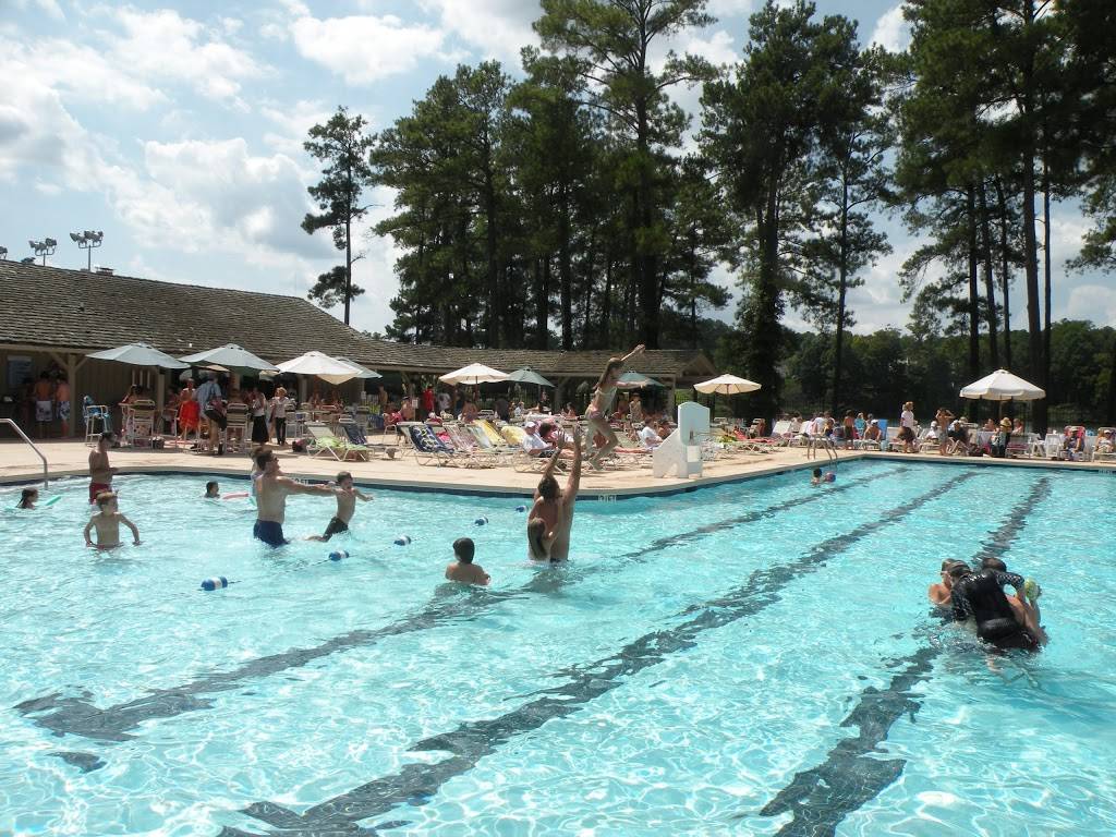 MacGregor Downs Country Club | restaurant | 430 St Andrews Ln, Cary, NC 27511, USA | 9194670146 OR +1 919-467-0146