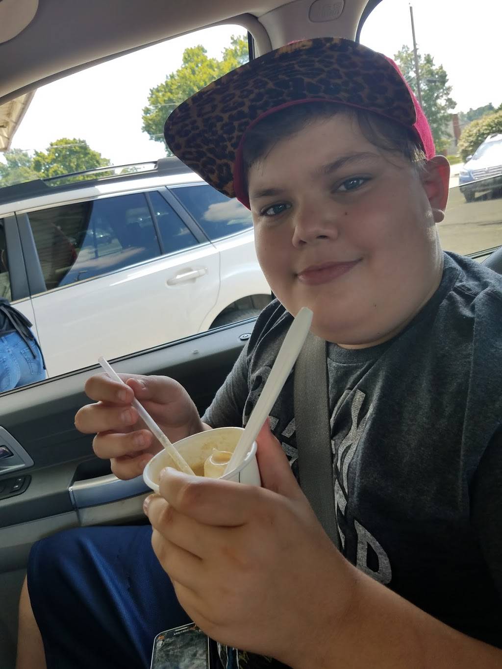 Fundays, The Root Beer Stand | restaurant | 1345 4th St NW, New Philadelphia, OH 44663, USA | 3303438856 OR +1 330-343-8856