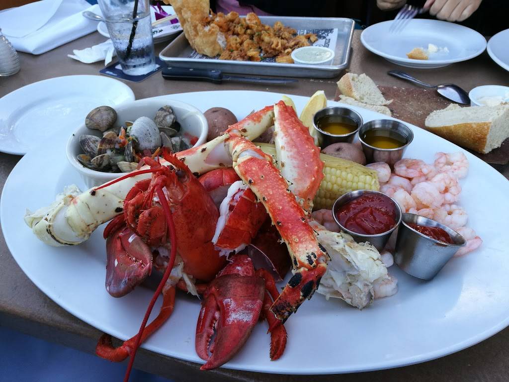 Gladstones Long Beach | restaurant | 330 S Pine Ave, Long Beach, CA 90802, USA | 5624328588 OR +1 562-432-8588