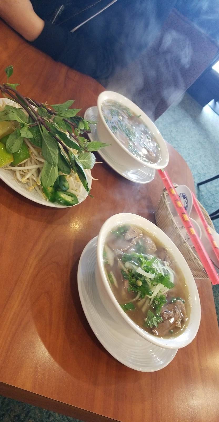 New Saigon Restaurant | restaurant | 333 Union Ave #201, Bakersfield, CA 93307, USA | 6616312538 OR +1 661-631-2538