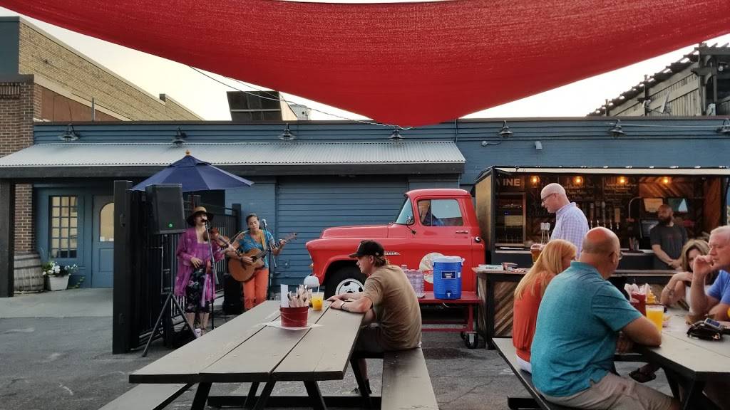 The Shed Beer Garden | restaurant | 423 S Union St, Traverse City, MI 48684, USA | 2319229518 OR +1 231-922-9518