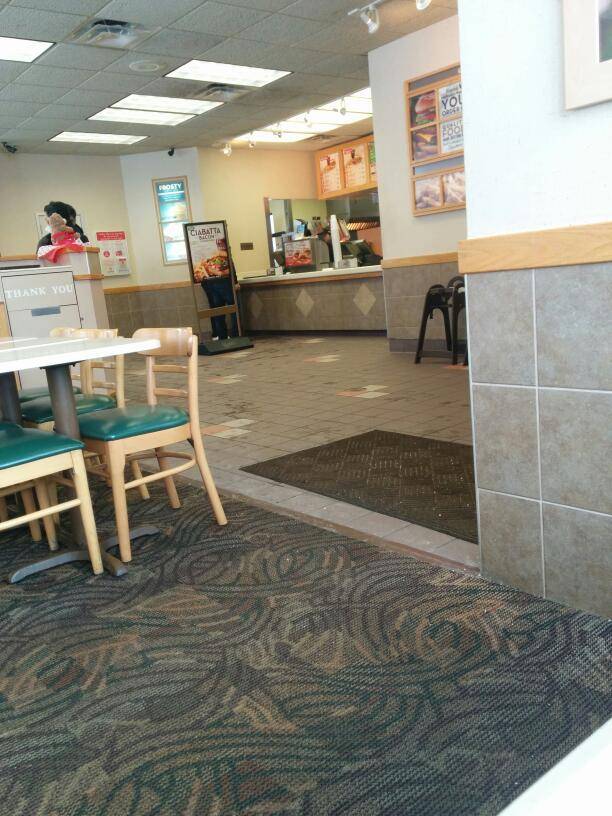 Wendys | restaurant | 465 S McLean Blvd, Elgin, IL 60123, USA | 8477415121 OR +1 847-741-5121