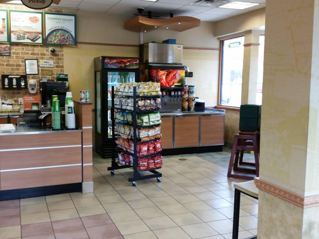 Subway Restaurants | restaurant | 2255 S Grand Blvd, St. Louis, MO 63104, USA | 3147711192 OR +1 314-771-1192
