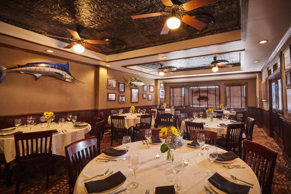 Landrys Seafood House | restaurant | 22215 Katy Fwy, Katy, TX 77450, USA | 2813920452 OR +1 281-392-0452