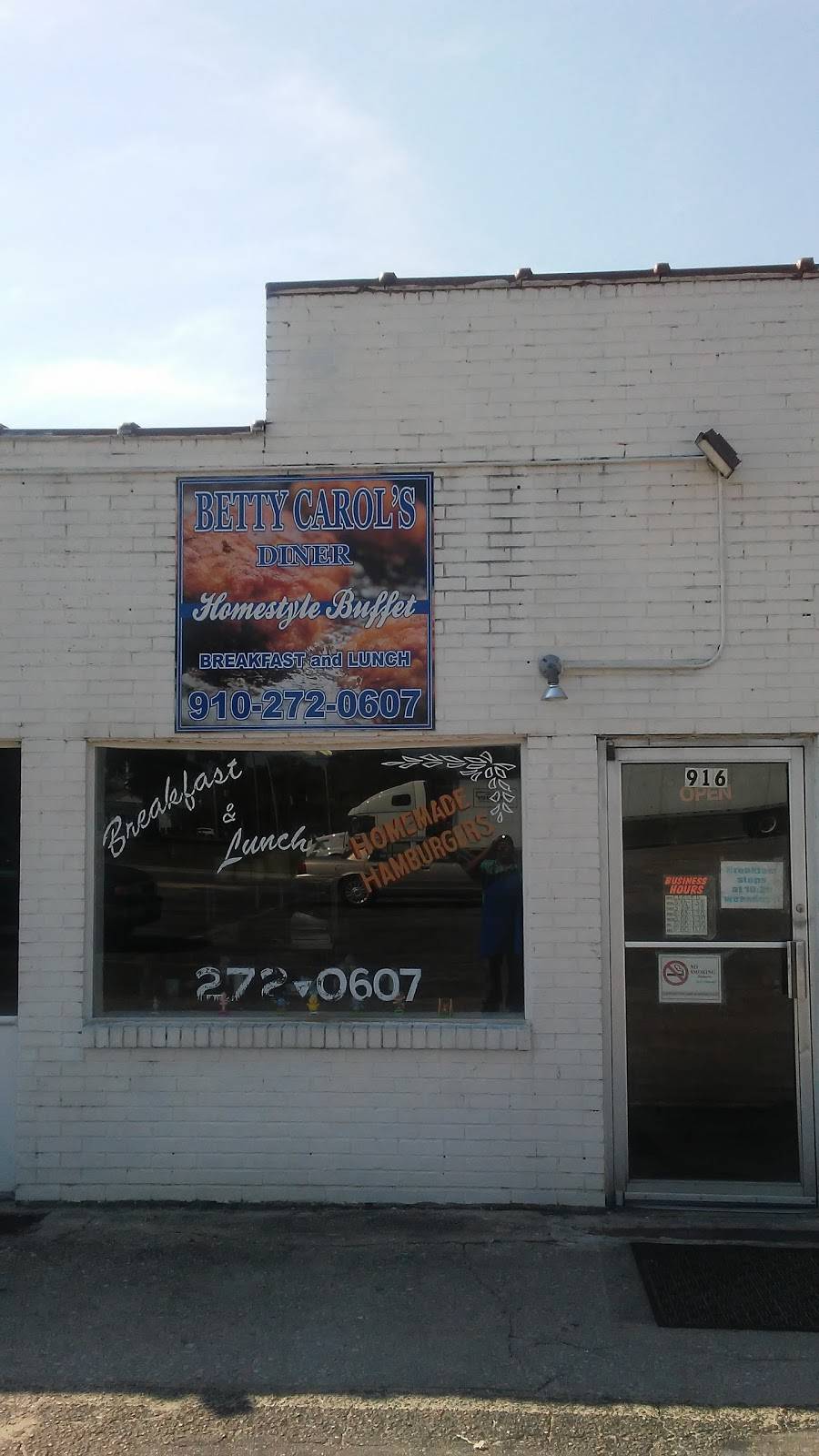 Betty Carols Diner | restaurant | 916 E 2nd St, Lumberton, NC 28358, USA | 9102720607 OR +1 910-272-0607