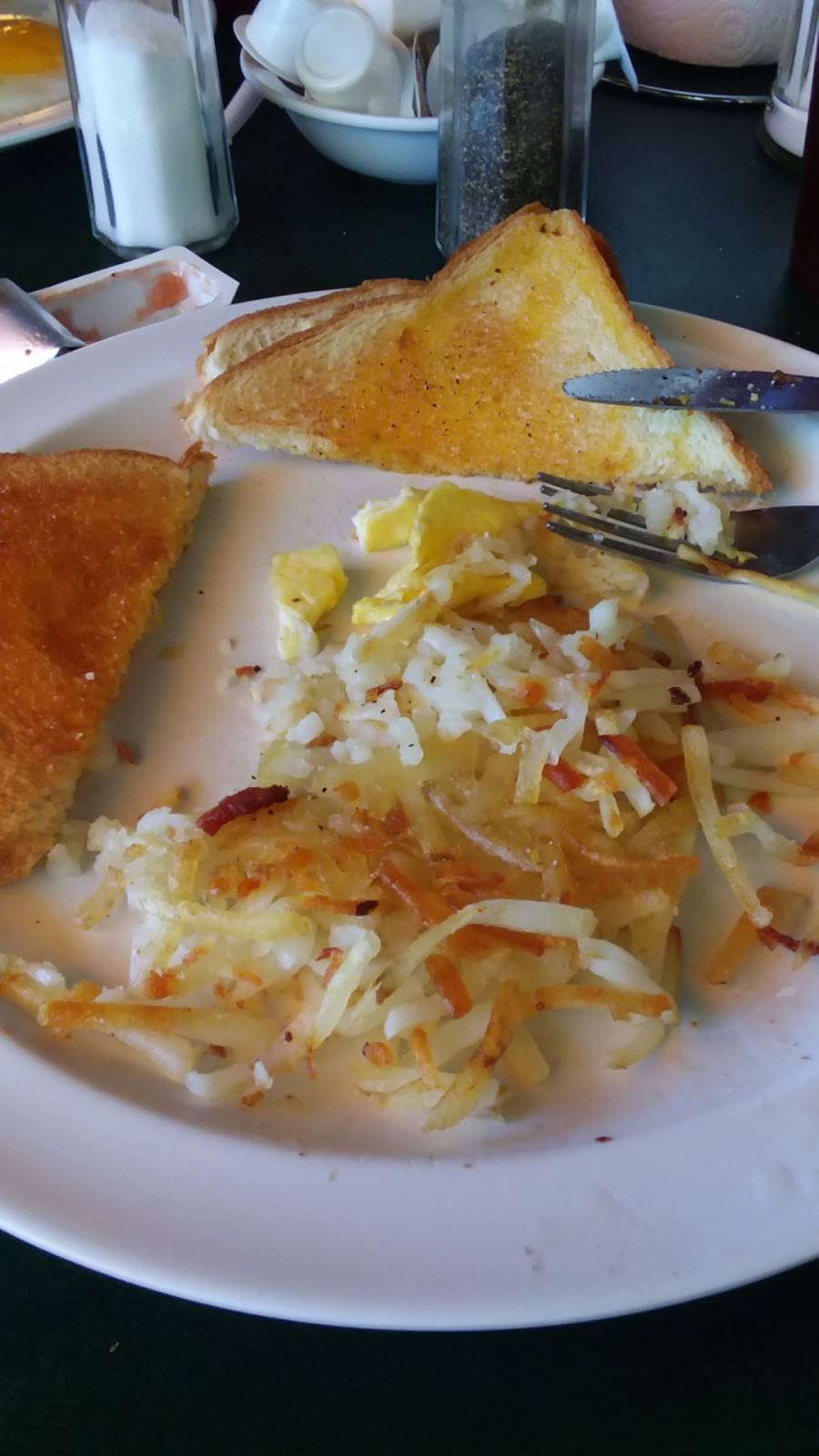 Ozark Cafe | restaurant | 208 Public Square, Berryville, AR 72616, USA | 8704236511 OR +1 870-423-6511