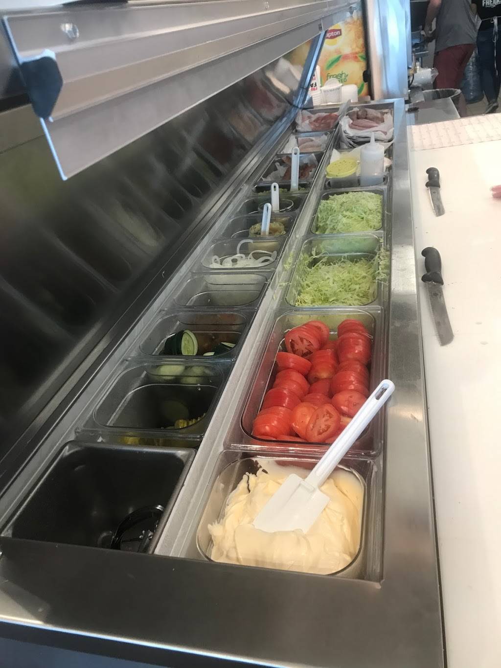 Jimmy Johns | restaurant | 13048 Fair Lakes Shopping Center, Fairfax, VA 22033, USA | 7032616662 OR +1 703-261-6662